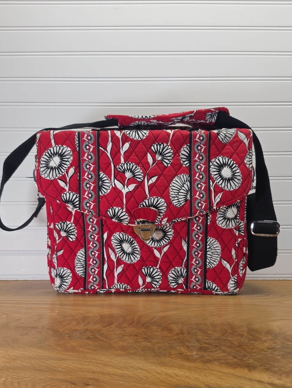 Vera Bradley Deco Daisy Red Floral Laptop Carrying Briefcase With Sholder Strap
